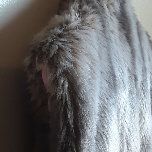 Kristen Blake faux fur vest large - Picture 3 of 8